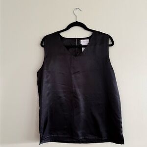 Chic Black Sleeveless Blouse